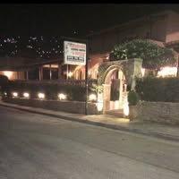 ΕΞΟΧΙΚΟ ΚΕΝΤΡΟ ΤΑΒΕΡΝΑ Ο ΜΗΤΣΟΣ ΣΑΡΩΝΙΔΑ ΑΤΤΙΚΗΣ