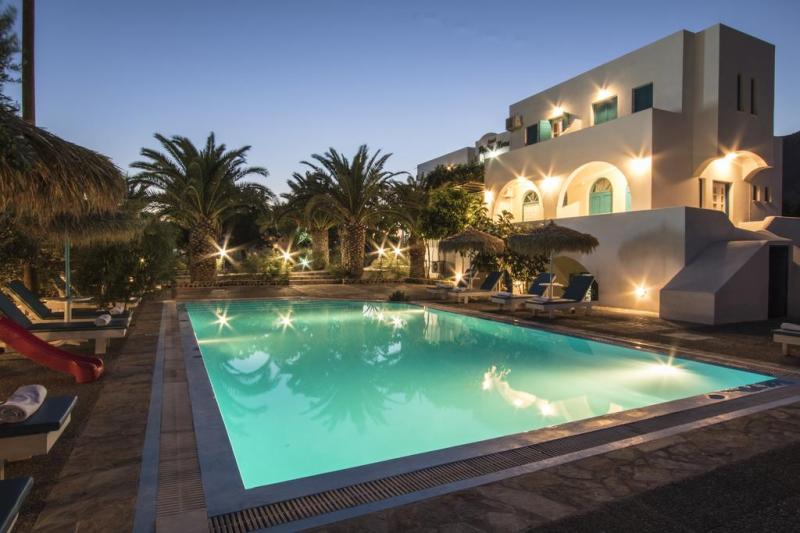 ΞΕΝΟΔΟΧΕΙΟ PETRA NERA HOTEL ΠΕΡΙΣΣΑ ΣΑΝΤΟΡΙΝΗ